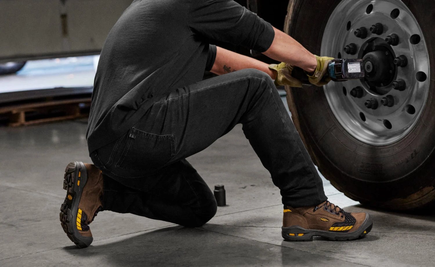 Keen Men's Troy 6" Waterproof Boot (Carbon-Fiber Toe) | Dark Earth/Black - Image 5