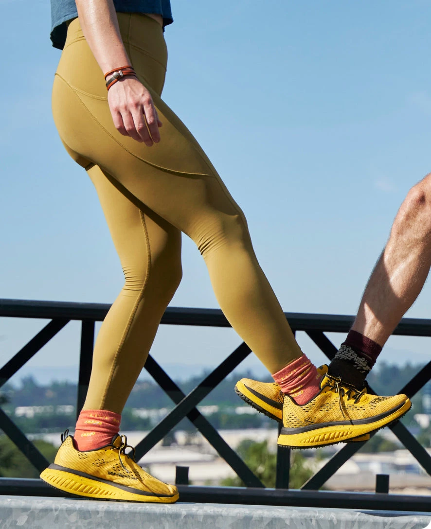 Women's WK400 Walking Shoe | KEEN Yellow/Black - Image 9